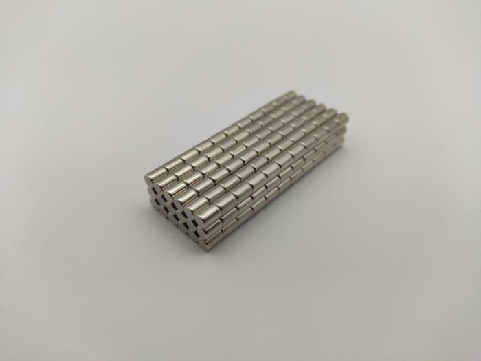 Neodym Stabmagnete Ø3x4mm | N52-starke kleine Zylindermagnete mit Nickel-Beschichtung