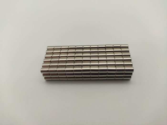 Neodym Stabmagnete Ø3x4mm | N52-starke kleine Zylindermagnete mit Nickel-Beschichtung