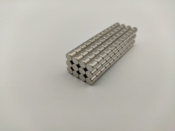 Neodym Ø4x4 mm Supermagnet | Stabmagnet in N52-Qualität mit extrem hohe Haftkraft