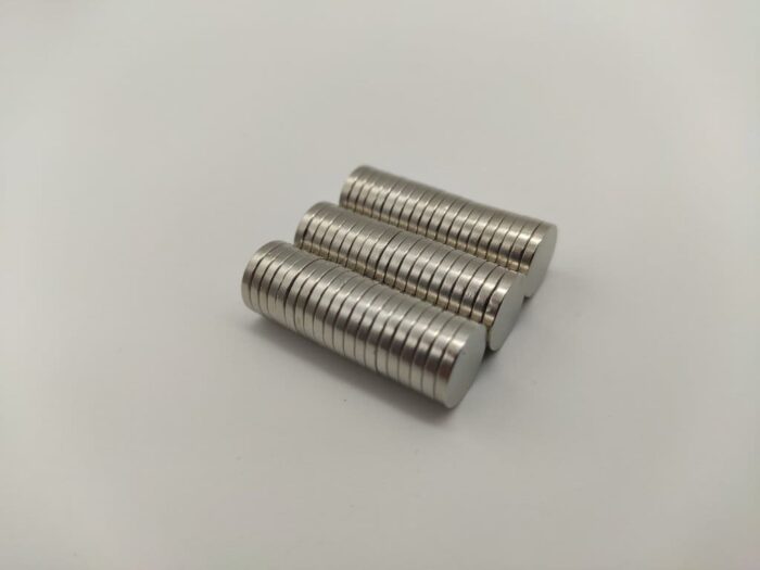 Neodym Flachmagnete 10x1,5mm - N30 Güte, NdFeB Rundmagnete / Scheibe [B-WARE]