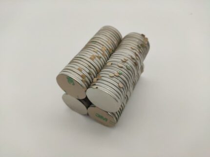 Neodym Klebe-Rundmagnete 30x1mm N52 Güte - flache sehr starke Magnetscheiben selbstklebend