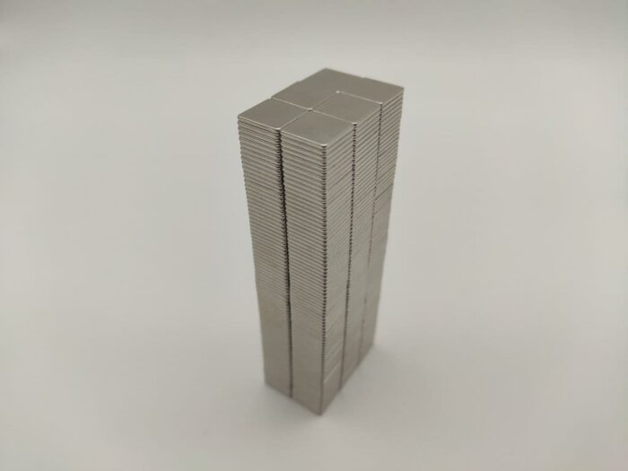 Neodym Quader Magnete 10x10x1 mm - Eckige Supermagnete in der N35-Güte