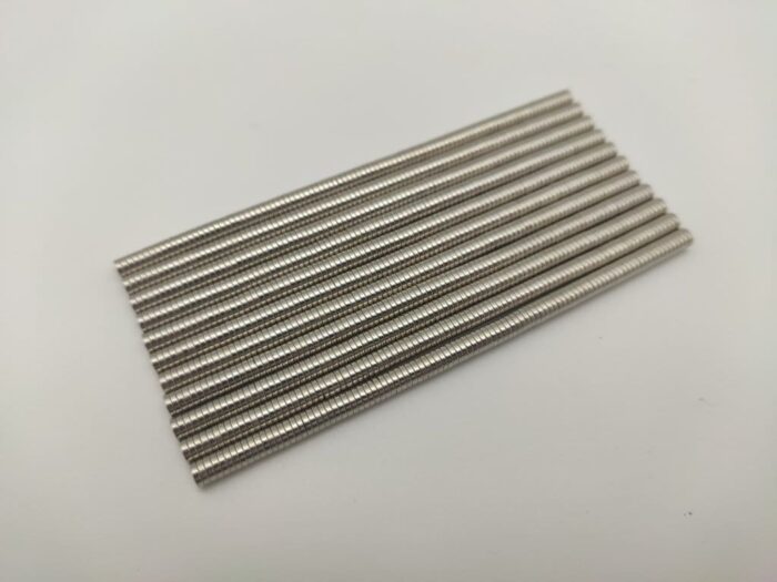 Flache Mini-Magnete 4x1mm Scheibe | Supermagnete, N35, Winzig, Silber (Nickel-Beschichtung)