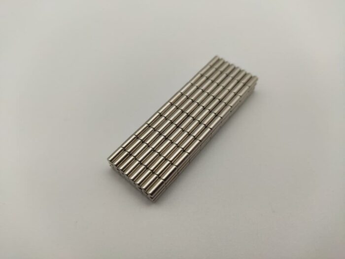 Neodym Mini-Stabmagnet 2x4,8mm | Rund, Zylinder, NdFeB Mini-Magnet, N30-Güte (geringe Magnetkraft)