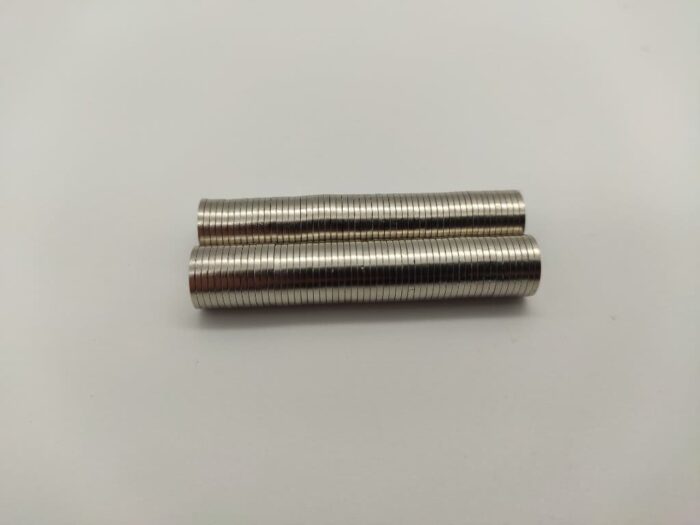 Neodym Magnet 10x1mm N35 - sehr dünner NdFeB Rundmagnet - hervorragende Magnetisierung (B-Ware)