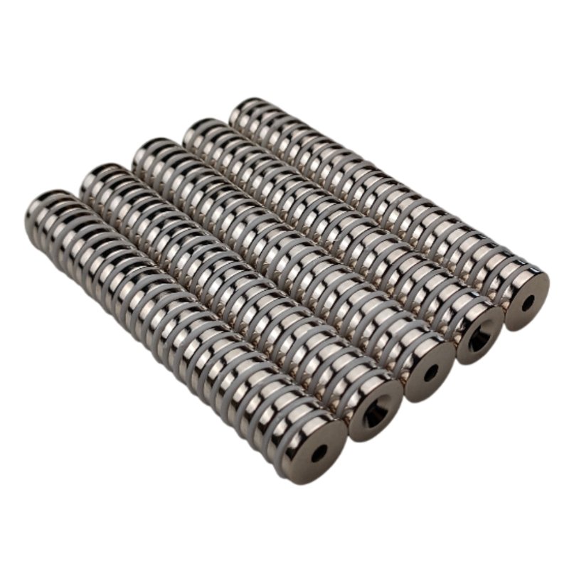 Neodym 15x3mm mit 4mm Loch und Bohrung, Senkung, Senkseite Nordpol, N52