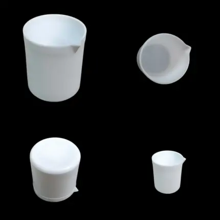 PTFE Becher mit Ausguss – Chemikalienresistent & Unzerbrechlich (30ml - 250ml)